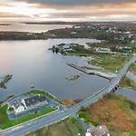 Σπίτι διακοπών 4 Bedroom Overlooking The Sea In Connemara *