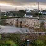 Σπίτι διακοπών 4 Bedroom Overlooking The Sea In Connemara Rossaveel