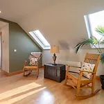 4 Bedroom Overlooking The Sea In Connemara Rossaveel