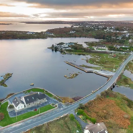 Casa de Férias 4 Bedroom Overlooking The Sea In Connemara *