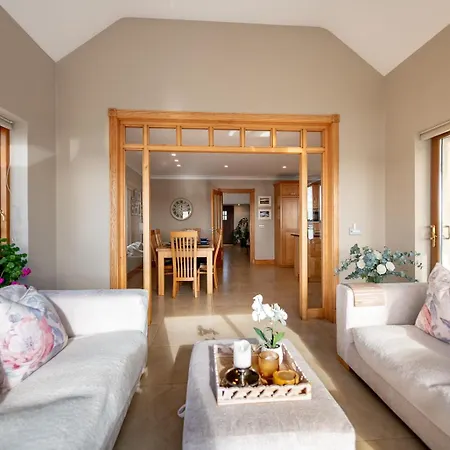 4 Bedroom Overlooking The Sea In Connemara Casa de Férias