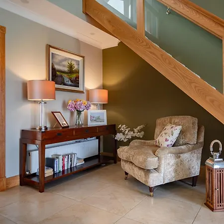 בית נופש Taylors Point Seaview House Rossaveel