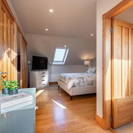 Taylors Point Seaview House בית נופש
