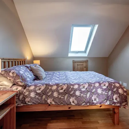 Taylors Point Seaview House בית נופש Rossaveel