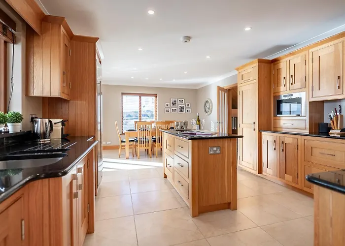 4 Bedroom Overlooking The Sea In Connemara Σπίτι διακοπών *