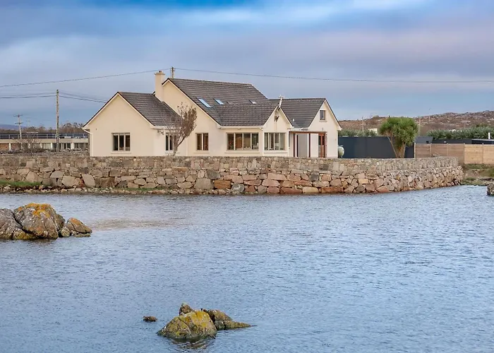 Σπίτι διακοπών 4 Bedroom Overlooking The Sea In Connemara Rossaveel
