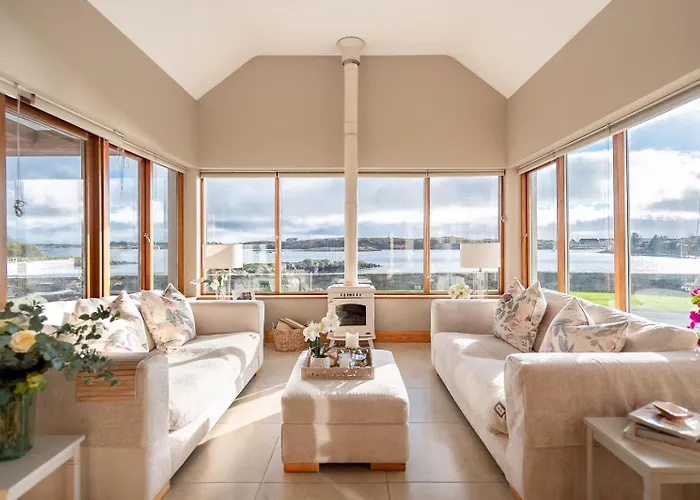 4 Bedroom Overlooking The Sea In Connemara Σπίτι διακοπών *