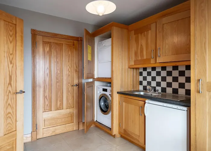 Σπίτι διακοπών 4 Bedroom Overlooking The Sea In Connemara